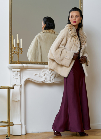 Куртка из меха норки с английским воротником из меха рыси