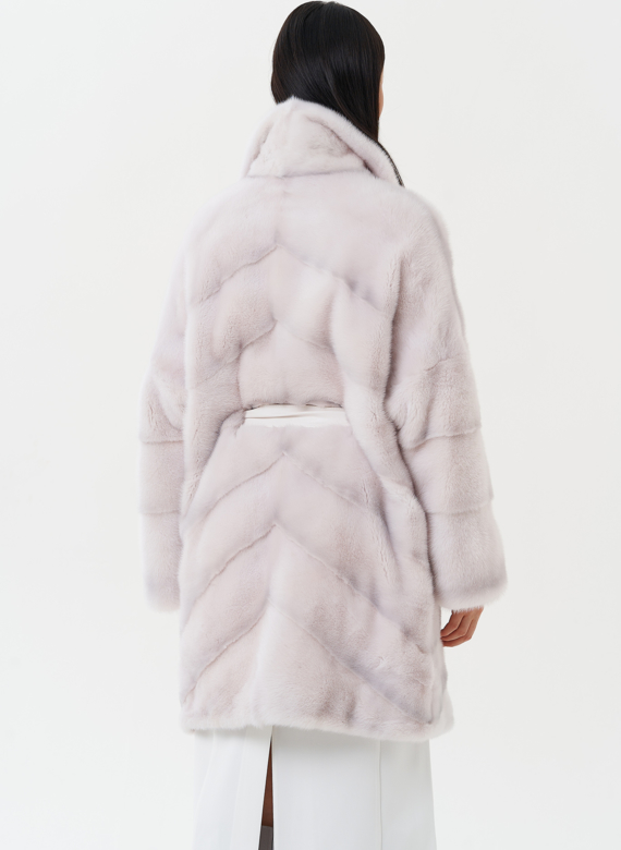 Шуба из норки с английским воротником 