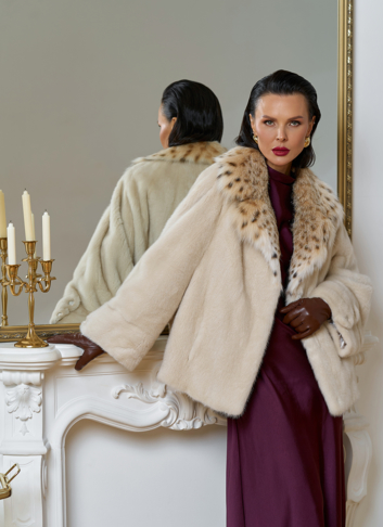 Куртка из меха норки с английским воротником из меха рыси