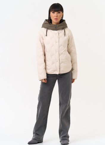 Женская куртка с контрастным капюшоном