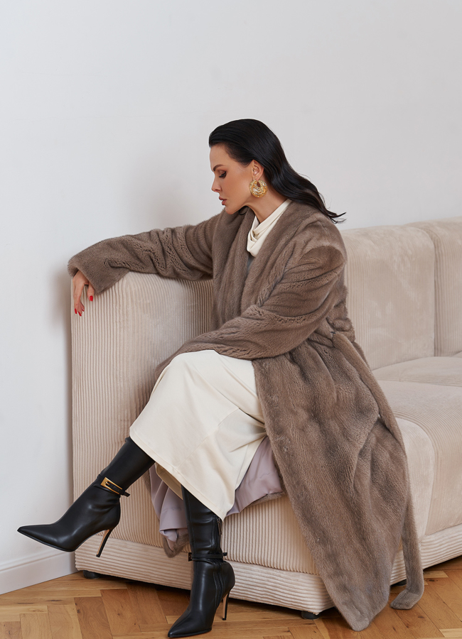 Длинная шуба из норки с поясом модель № 29088 в кредит