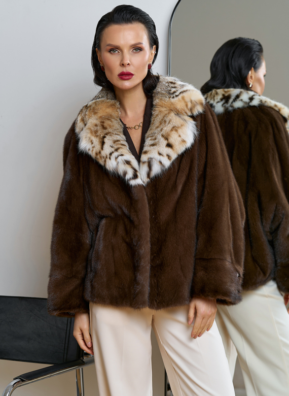 Куртка из меха норки с английским воротником из меха рыси