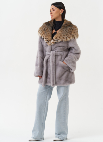 Женская шуба из меха норки с капюшоном из меха рыси