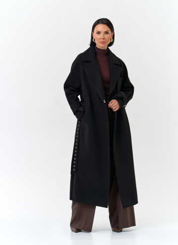 Женское пальто с акцентным поясом