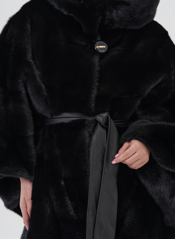 Шуба из норки с капюшоном 