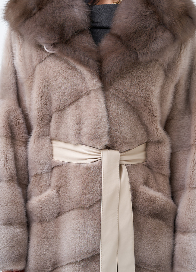 Длинная шуба из норки с капюшоном модель № 28128 в рассрочку