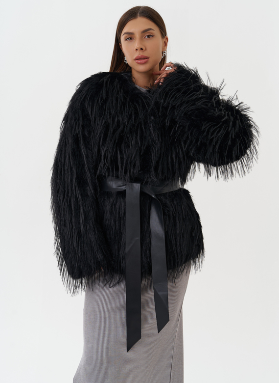 Женская шуба под эко страуса черного цвета