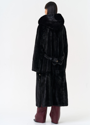 Женская шуба из скандинавской норки с капюшоном