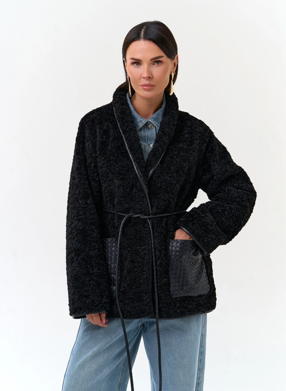 Женская куртка из экомеха с карманами из экокожи