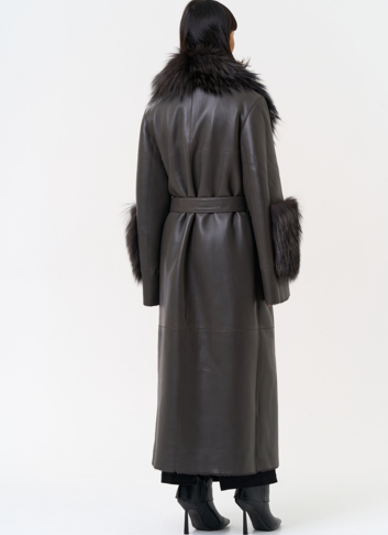 Женская натуральная дубленка с отделкой из меха лисы