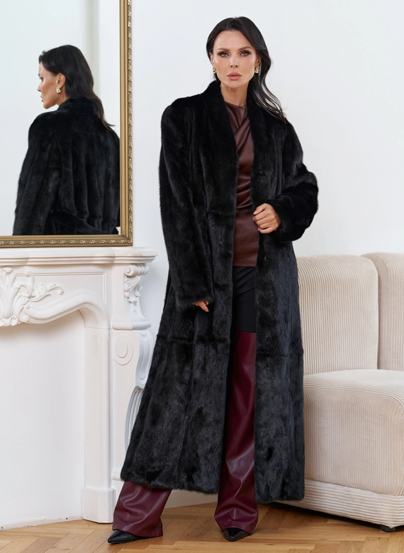 Женская длинная шуба из меха норки фото