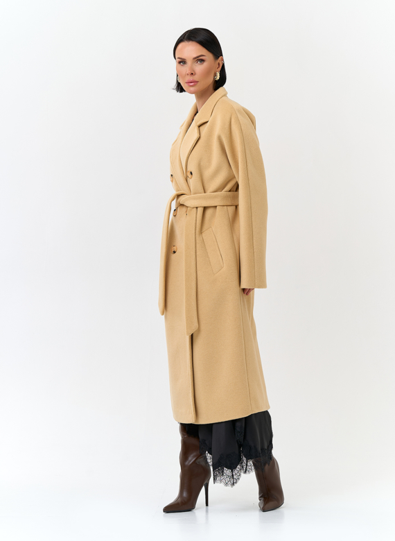 Женское пальто с поясом