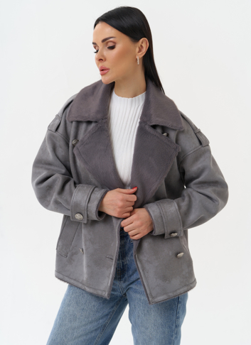 Дубленка из эко замши с акцентными пуговицами