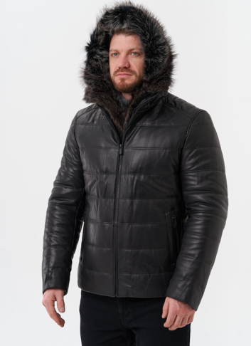 Пуховик из натуральной кожи с капюшоном из меха енота