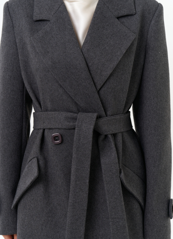 Женское длинное пальто с поясом