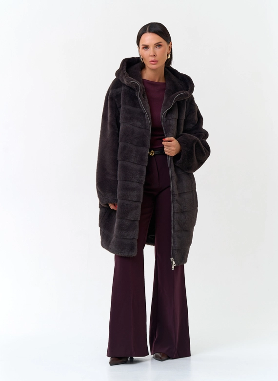 Женская шуба из эко меха с капюшоном фото