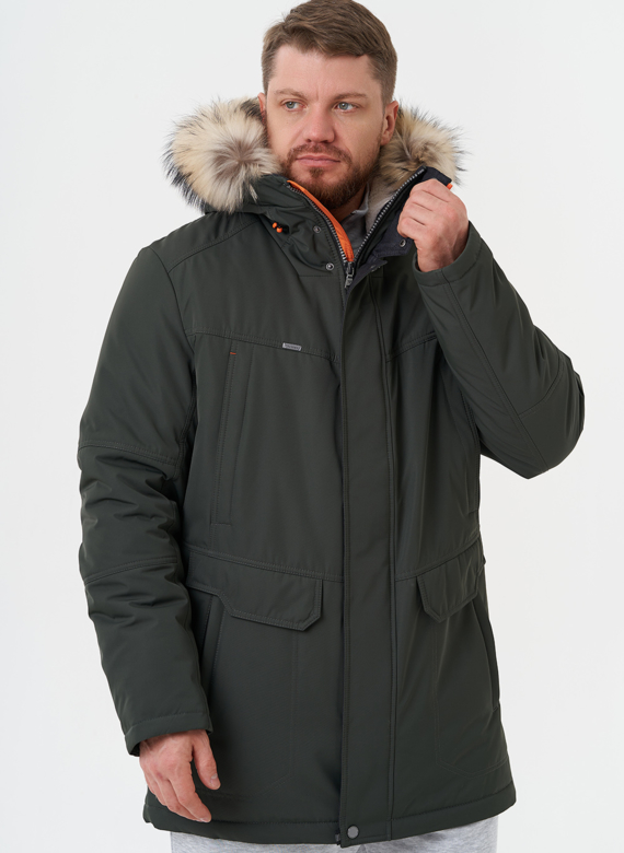 Пуховик с отделкой из меха енота